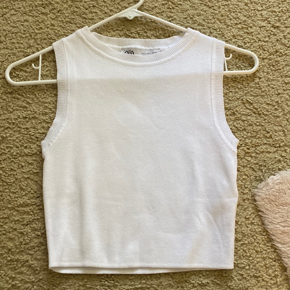 BRAND NEW ZARA TOP PERFECT FOR SUMMER